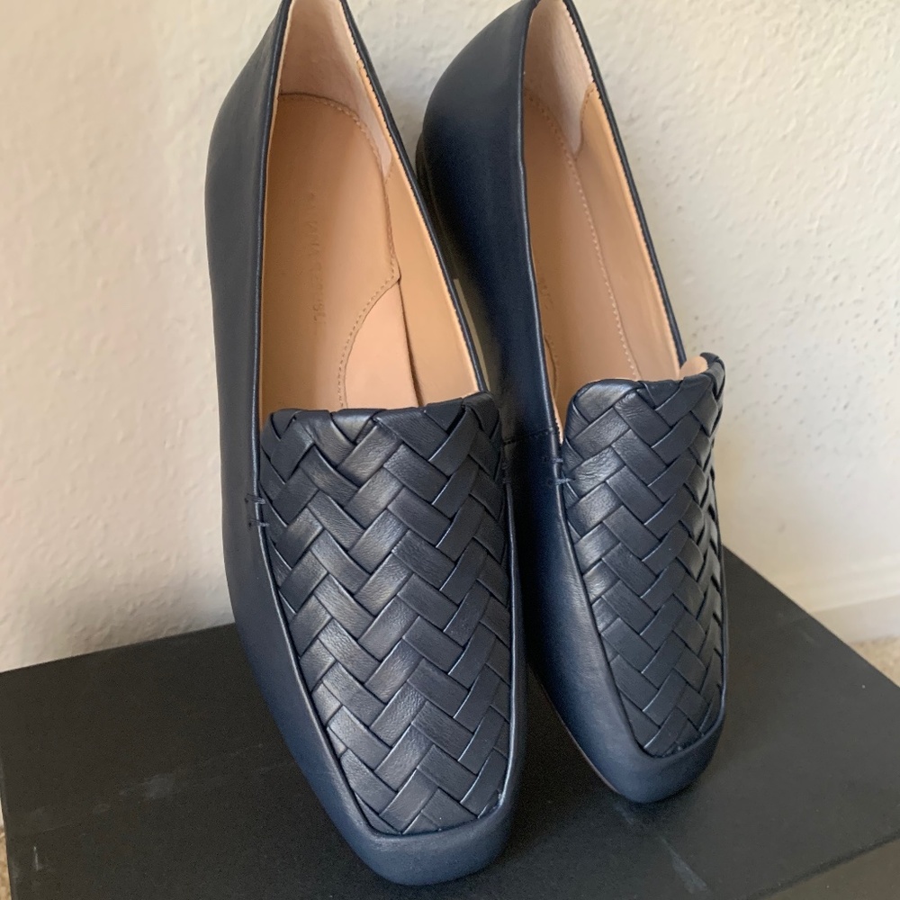 BR brand NEW leather loafers, with box, size 7